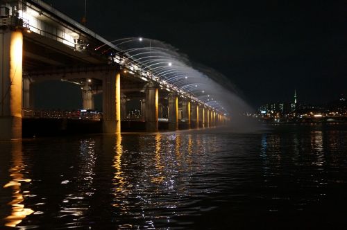 Banpo Tiltas, Fontanas, Han Upė, Tiltas