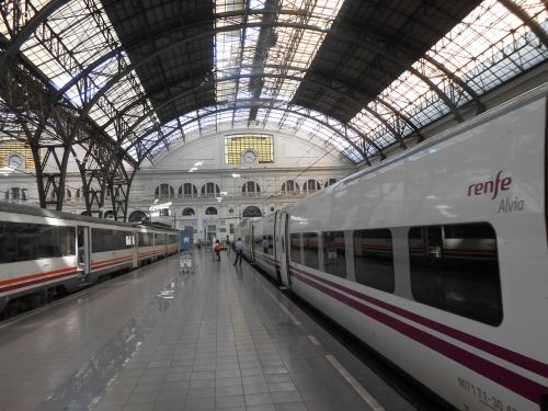 Barcelona, Traukinys, Traukinių Stotis