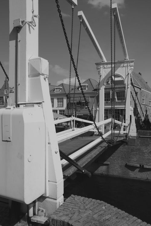 Bascule Bridge, Hubbrücke, Tiltas, Medinis Tiltas, Senas, Mediena, Kanalas, Vanduo, Grandinės, Toli, Kelias, Nyderlandai, Holland, Juoda Balta