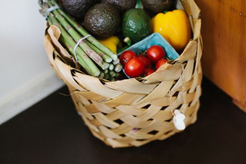 Krepšelis, Bakalėja, Daržovės, Vaisiai, Maistas, Šparagai, Pomidorai, Pipirai, Avokados
