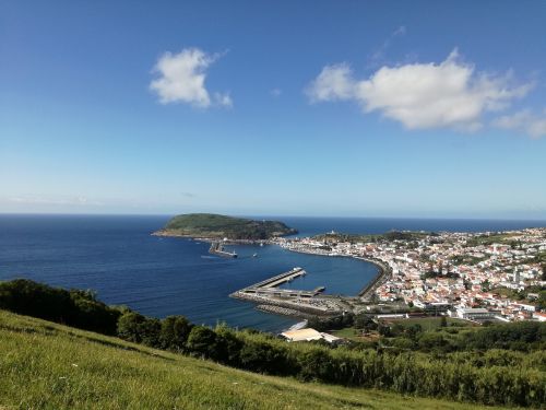 Įlanka, Azores, Miestas
