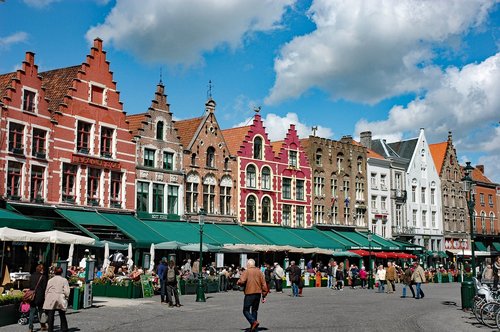 Belgija 2015,  Briugė,  Flandrija,  Grote Markt,  Lankytinos Vietos,  Istorinis Senamiestis,  Statyba,  Debesys