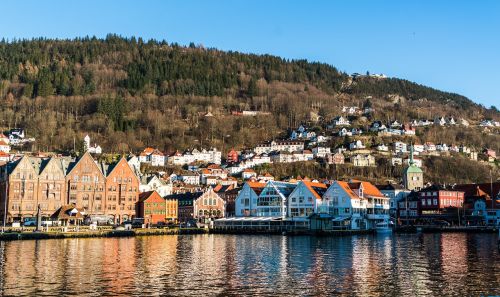 Bergen, Norvegija, Architektūra, Uostas, Vanduo, Bryggen, Skandinavija, Europa, Miesto Panorama, Turizmas, Kraštovaizdis, Kalnas, Dangus, Orientyras, Pastatas, Panorama