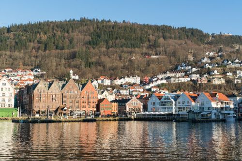 Bergen, Norvegija, Architektūra, Uostas, Vanduo, Bryggen, Skandinavija, Europa, Miesto Panorama, Turizmas, Kraštovaizdis, Kalnas, Dangus, Orientyras, Pastatas, Panorama