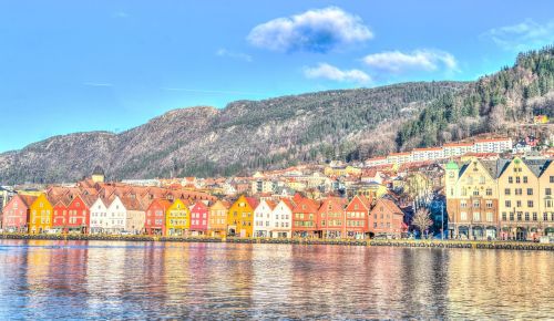 Bergen, Norvegija, Architektūra, Uostas, Vanduo, Bryggen, Skandinavija, Europa, Miesto Panorama, Turizmas, Kraštovaizdis, Kalnas, Dangus, Orientyras, Pastatas, Panorama