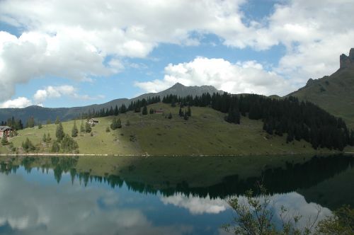 Bergsee, Alpių Ežeras, Veidrodis, Atspindys, Debesys, Dangus, Bann Alpsee, Kraštovaizdis