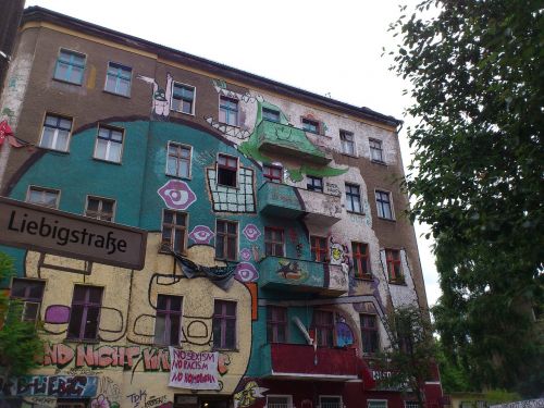 Berlynas, Kreuzberg, Friedrichshain, Grafiti, Kiez, Punk, Problema, Hauswand, Fasadas, Fasado Dažai, Menas, Spalvinga, Tvora, Scena, Miestas, Didelis Miestas, Vokietija