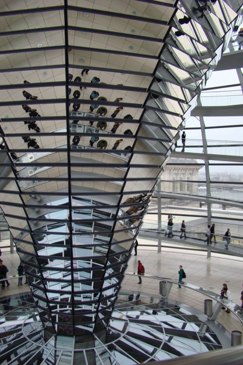 Berlynas, Vyriausybės Pastatai, Stiklo Kupolas
