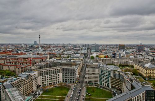 Berlynas, Namai, Tv Bokštas, Pastatas, Dangus, Viršuje, Aukštas, Debesys, Mėlynas, Perspektyva, Architektūra