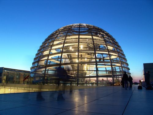 Berlynas, Reichstagas, Vokiečių Volkas, Vokietija, Stiklo Kupolas, Kupolas, Pastatas, Bundestag, Kapitalas, Vyriausybė, Politika, Naktis, Architektūra, Stiklas, Šurprizas