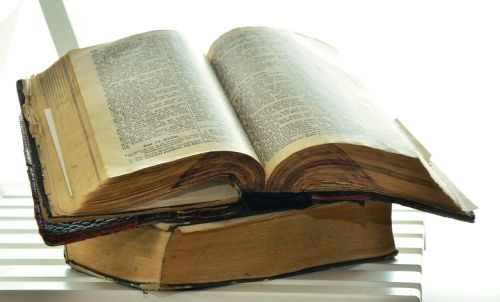 Biblija, Senoji Biblija, Istoriškai, Krikščionybė, Puslapiai, Senovinis, Religija, Antikvariniai, Šventas, Dievo Žodis, Tikėjimas, Šventasis Raštas, Studijuoti, Skaityti, Knyga, Senas