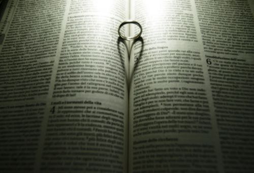 Biblija, Religija, Meilė, Tikėjimas, Žiedas, Pora, Įsimylėjes