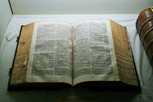 Knyga,  Biblija,  Senas,  Istorinis,  Reliktas,  Biblija Atidaryta Psalmų Knygoje