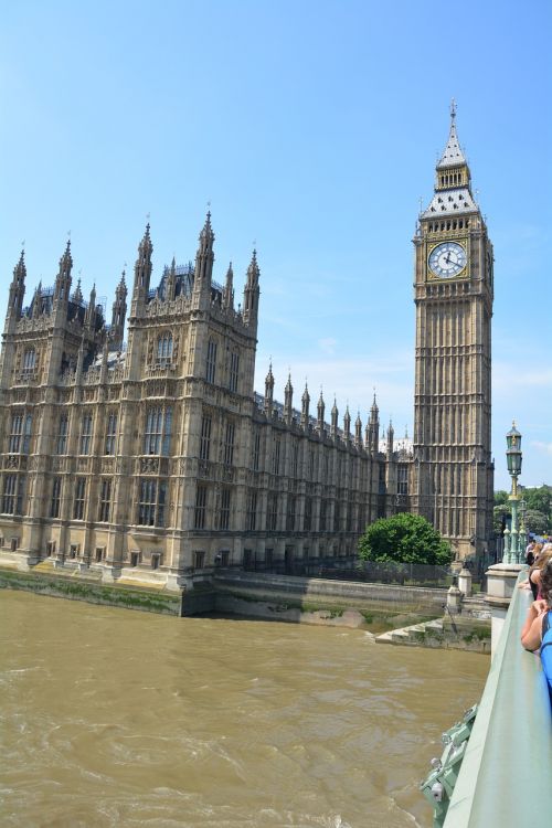 Didysis Benas, Parlamentas, Londonas
