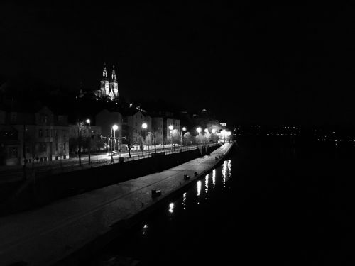 Juoda Ir Balta, Miesto Panorama, Katedra, Žibintai, Upė, Upės Krantas, Prague