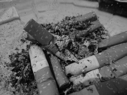 Juoda Ir Balta, Cigarečių, Pelenai, Rūkytojas
