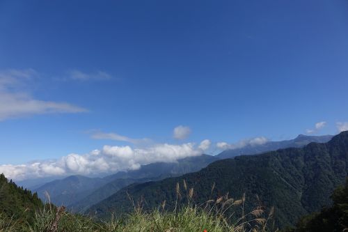 Mėlyna Diena, Kalnai, Baiyun