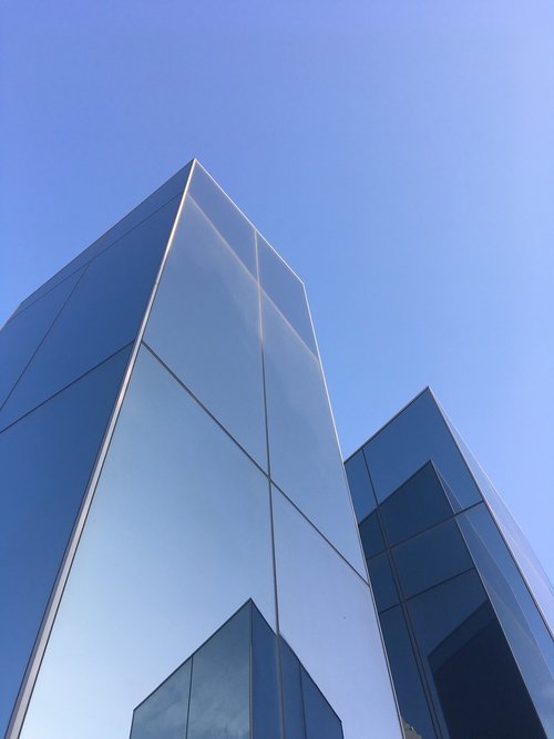 Mėlynas Dangus,  Stiklo Atspindžiai,  Architektūra