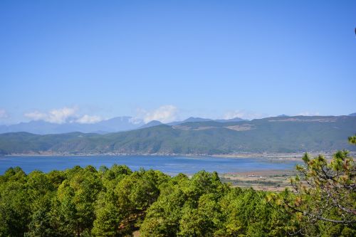 Mėlynas Dangus, Baltas Debesys, Kalnas, Kraštovaizdis, Yunnan Provincijoje, Vanduo, Medis