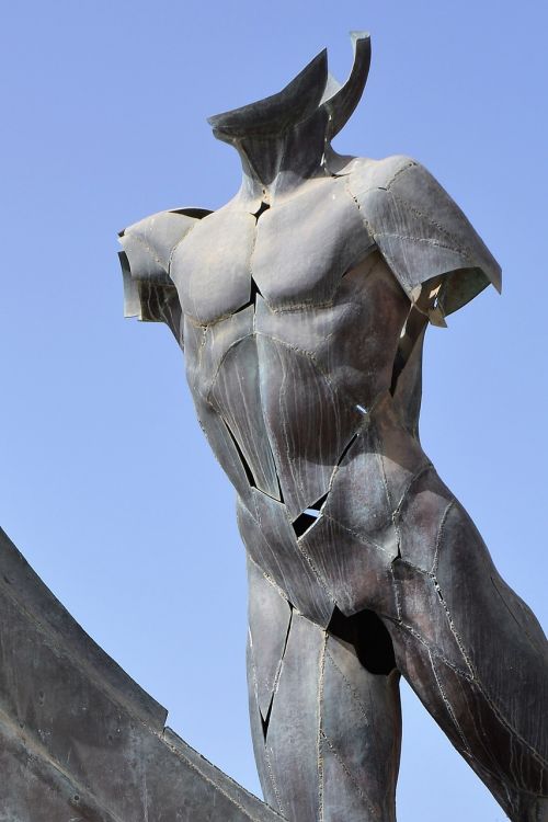 Kūnas, Skulptūra, Almuñekar, Statula
