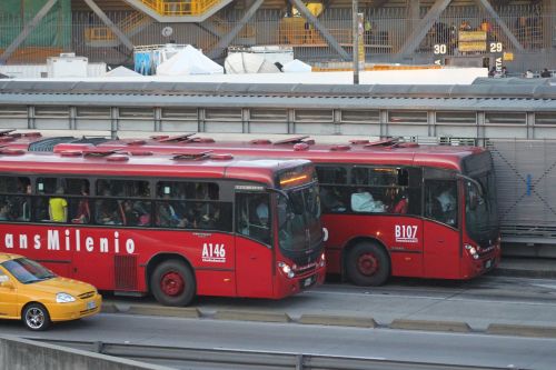 Bogota, Transmilenio, Autobusai, Transportas, Transporto Priemonė, Autobusas, Kolumbija