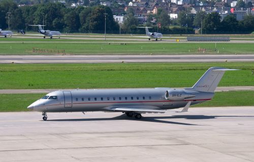 Bombardier Challenger 850, Vistajet, Oro Uostas Zurich, Reaktyvinis, Aviacija, Transportas, Oro Uostas, Tarmac, Orlaivis, Skrydis, Išvykimas, Privatus Lėktuvas, Verslo Kelionė, Privatus Lėktuvas, Turtas, Imperija