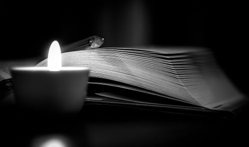 Knyga, Žvakė, Tamsa, Paslaptis, Skaityti