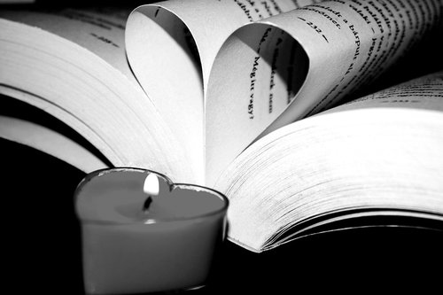 Knyga,  Širdies,  Žvakės Liepsna,  Nuotaika,  Remiantis Romano,  Šviesos,  Meilė