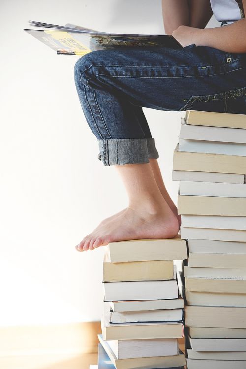 Knygos, Pėdos, Kojos, Asmuo, Skaitymas