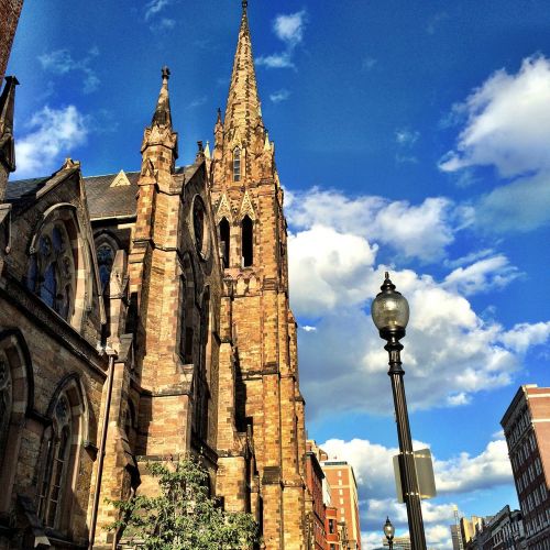 Bostono Bažnyčia, Architektūra, Religinis