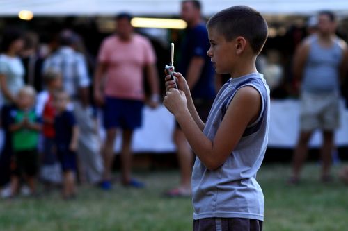 Berniukas, Vaikas, Šiluma, Parkas, Festivalis, Fotografuoti, Mobilusis Telefonas