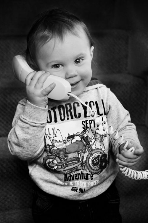 Kūdikis,  Berniukas,  Skambinti,  Vaikas,  Komunikacija,  Mielas,  Išraiška,  Veidas,  Vaikas,  Mažai,  Žmonės,  Asmuo,  Telefonas,  Kalbėti,  Technologija,  Telefonas,  Berniukas,  Jaunas,  Berniukas Skambina Telefonu