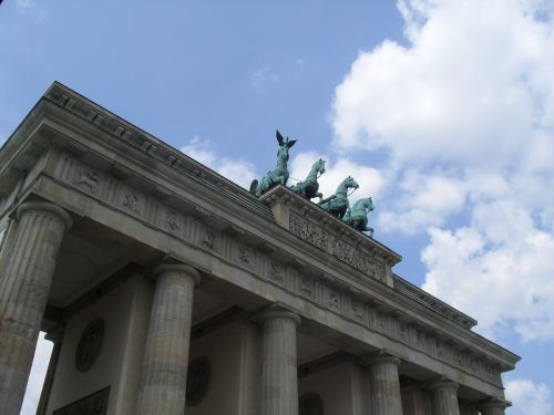 Brandenburgo Vartai, Quadriga, Berlynas, Dangus