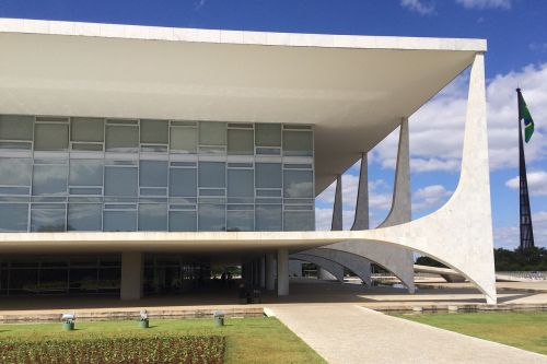 Brasilia, Plokščių Rūmai, Trijų Galių Kvadratas