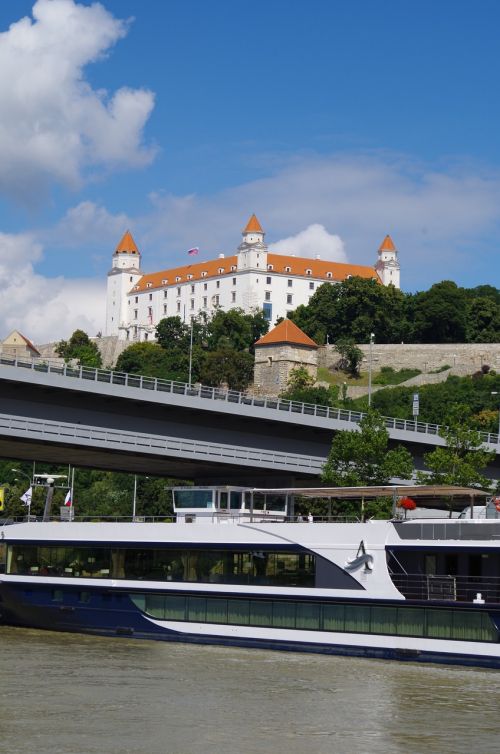 Bratislava, Slovakija, Pilis, Miestas, Danube, Peržiūros, Viduramžių Pilis, Megalopolis, Upė, Laivas