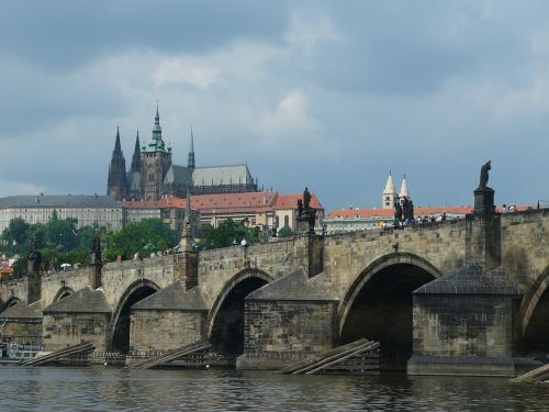 Tiltas, Tiltas Per Vltavą Pragoje, Charles Tiltas