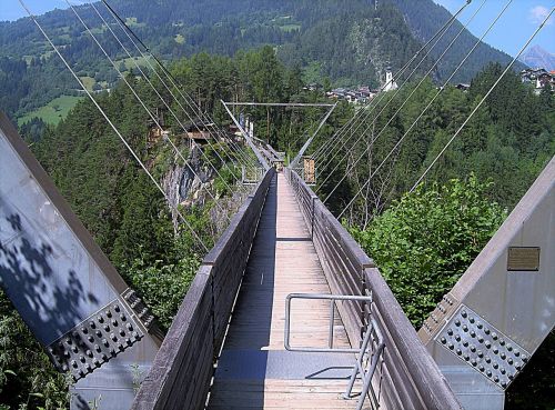 Tiltas, Tyrol, Kabantis Tiltas, Benni Raich Tiltas, Pastatas