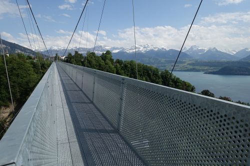 Tiltas, Kabantis Tiltas, Pėsčiųjų, Pėsčiųjų Tiltas, Šiuolaikiška, Pastatas, Plieniniai Kabeliai, Plieninis Tiltas, Lyno Tiltas, Tiltų Statyba, Sigriswil, Šveicarija
