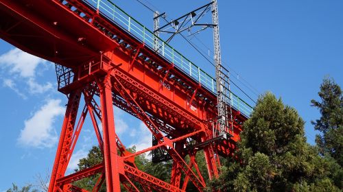 Tiltas, Geležinkelio Tiltas, Japonija, Raudona, Elektrinis Traukinys, Žalias, Dangus, Kraštovaizdis