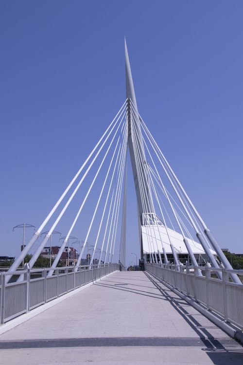 Tiltas,  Dangus,  Transporto Sistema,  Architektūra,  Kelionė,  Manitoba,  Raudona Upė,  Miestas,  Šiuolaikiška,  Be Honoraro Mokesčio