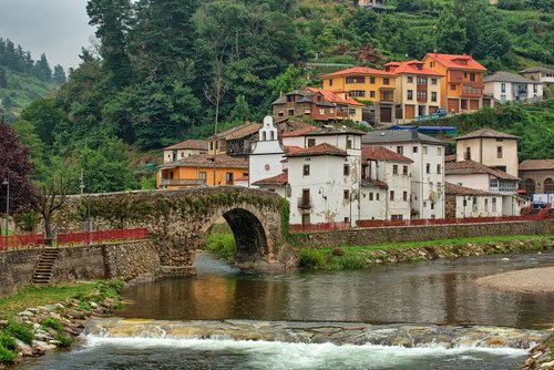 Tiltas,  Bažnyčia,  Upė,  Kraštovaizdis,  Asturias,  Ispanija