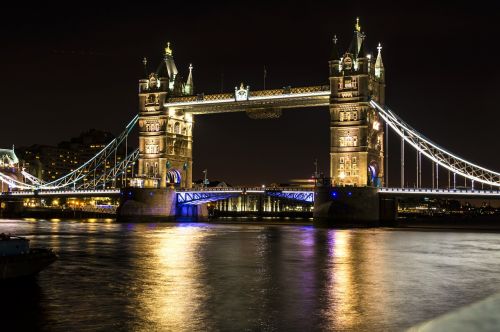 Tiltas, Bokšto Tiltas, Londonas, Architektūra, Orientyras, Thames, Anglija, Vanduo, Šviesa, Paminklas, Tamsi, Atspindys, Pritraukimas