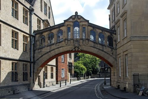 Susierzinimų Tiltas, Oxford, Anglija, Pastatas, Istoriškai, Mūra