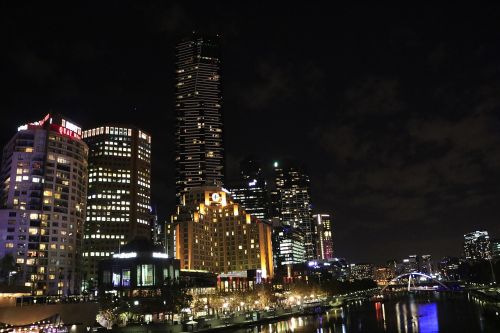 Brisbane, Australia, Architektūra, Priešingybės, Dangoraižis