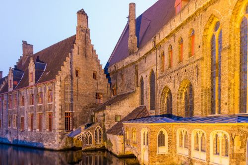 Bruges, Senamiestis, Naktinė Nuotrauka, Istoriškai, Architektūra, Fasadas, Idiliškas, Romantiškas, Vanduo, Kanalai, Nuotaika, Kanalas, Vandens Keliai, Vaizdingas