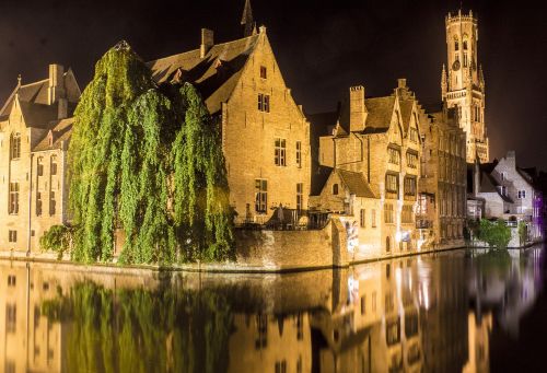 Bruges, Kanalai, Nocturne, Naktinė Fotografija, Belgija, Ilga Ekspozicija, Viduramžių Pastatas, Kanalas, Atspindys, Vaizdingas, Vasara, Senamiestis