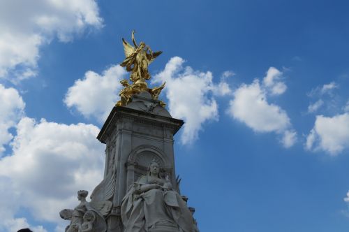 Buckingham, Statula, Karalienė, Karališkasis