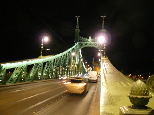 Budapest, Tiltas, Grandinės Tiltas, Vengrija, Danube, Žibintai, Upė, Vanduo, Naktį, Naktinė Nuotrauka, Apšvietimas, Miestas, Vakare