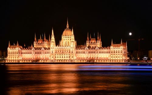 Budapest, Parlamentas, Danube, Vengrija, Architektūra, Miestas, Vengrų Kalba, Upė, Orientyras, Europa, Pastatas, Kelionė, Miesto Panorama, Žinomas, Kapitalas, Turizmas, Vyriausybė