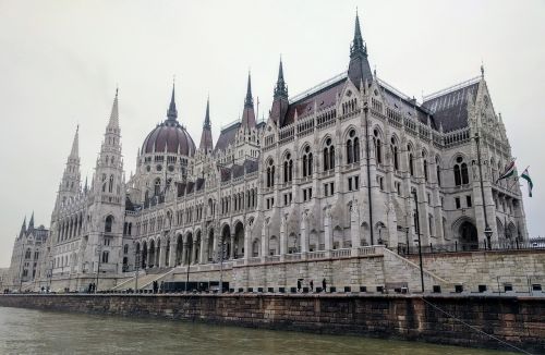 Budapest, Parlamentas, Gotikos Atgimimas, Architektūra, Pastatas, Žiema, Orientyras, Europa, Eksterjeras, Šviesa, Balta, Miestas, Miesto